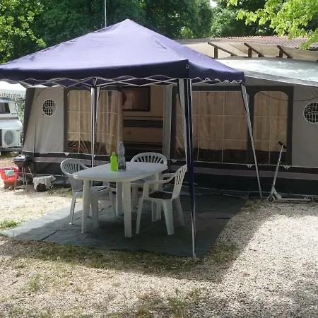 Caravans Bijela Uvala 포레치