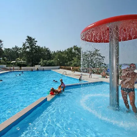 Caravans Bijela Uvala 营地