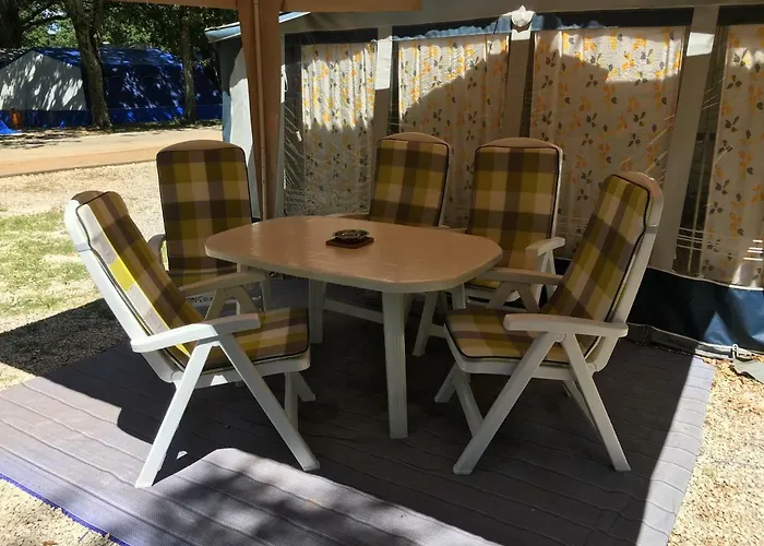 Caravans Bijela Uvala *